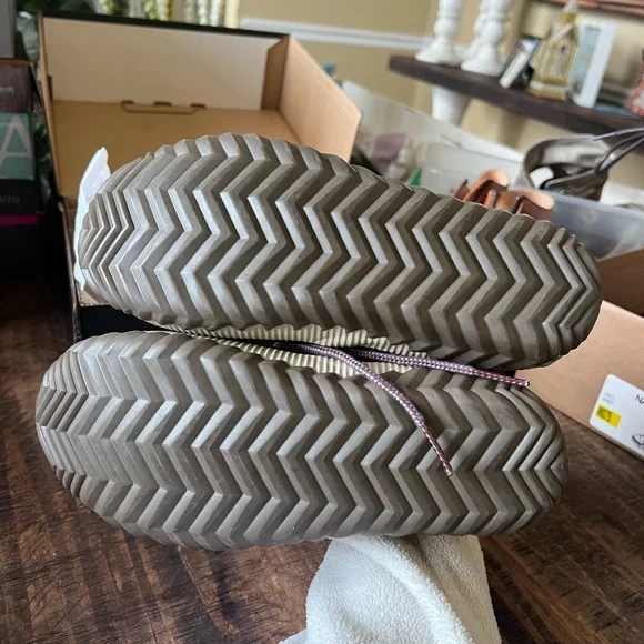 Sorel boots - Picture 3 of 7